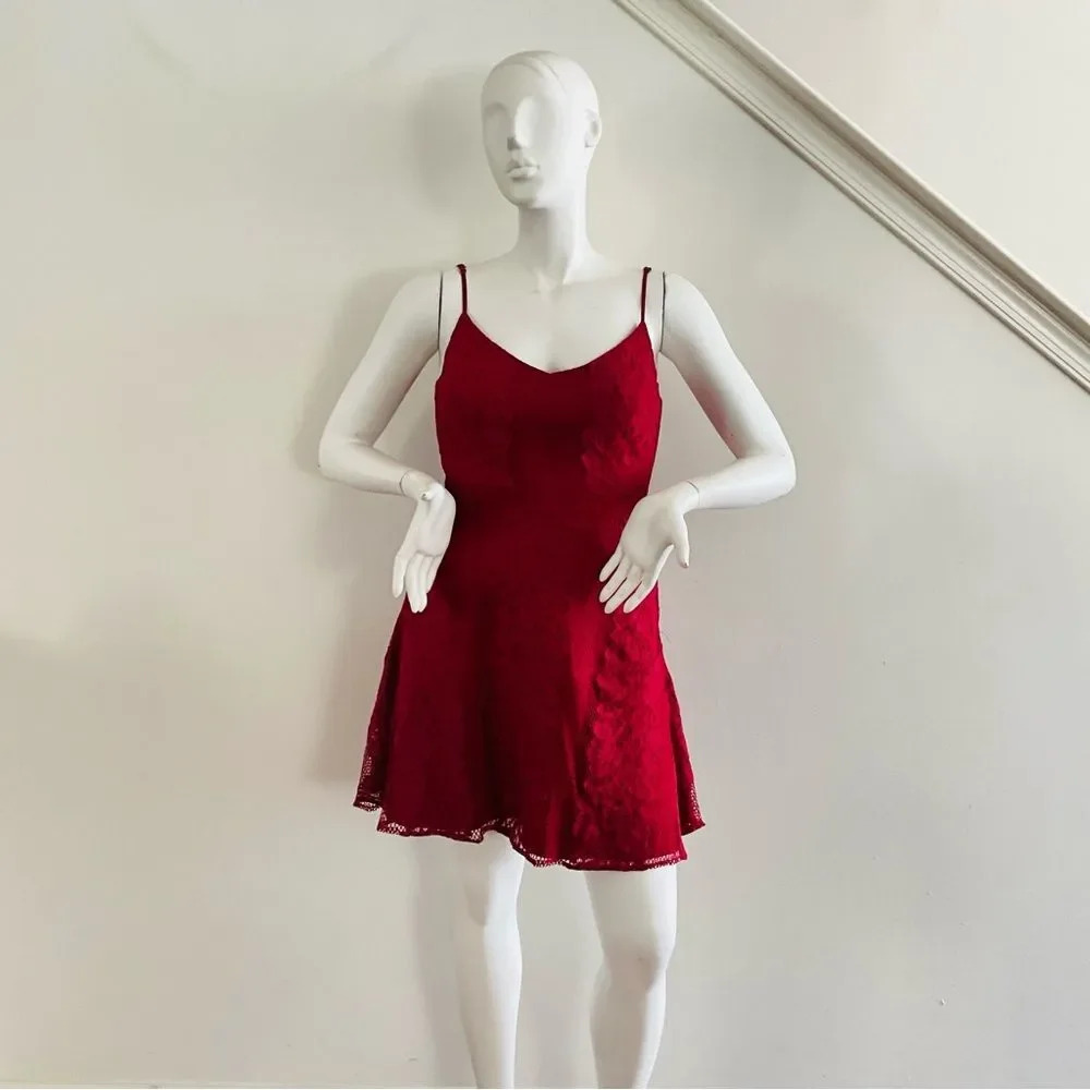 Adelyn Rae Lace Mini Dress Burgundy L